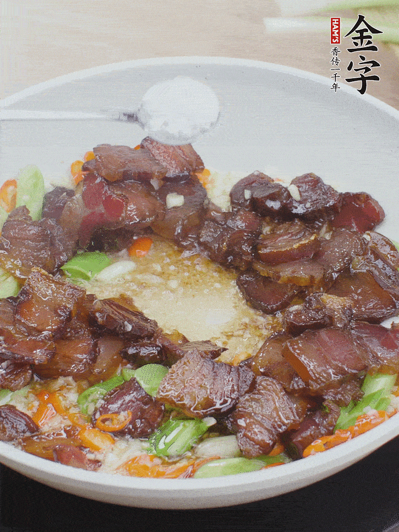 下醬油肉，一點(diǎn)生抽、白糖調(diào)味。