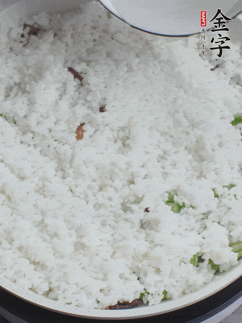 放一碗水，蓋蓋燜煮。