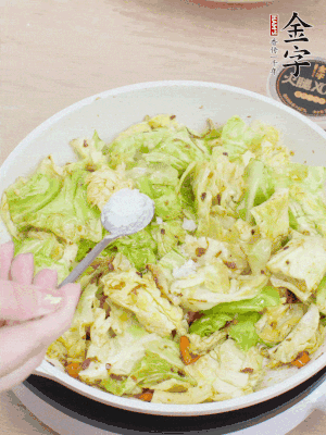 一點鹽、糖調(diào)味。